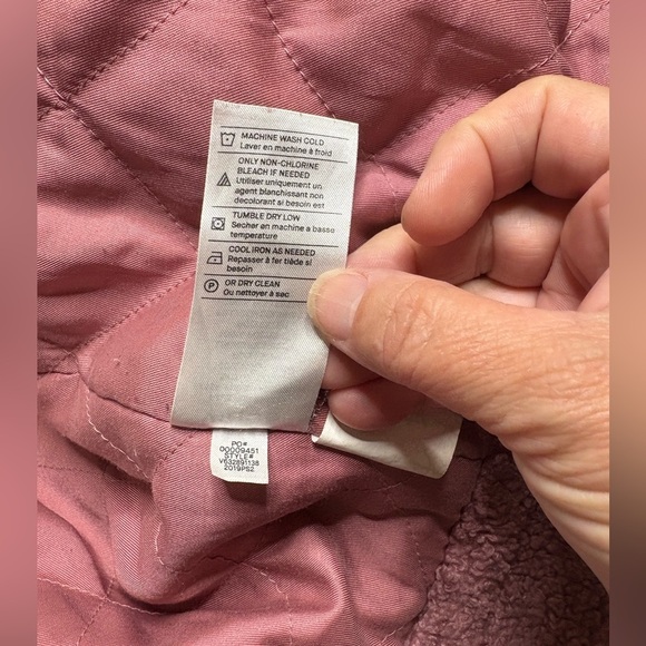 GUC Vince- Faux Fur Jacket in Mauve. Size L - Picture 7 of 11